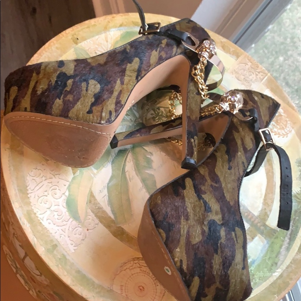 heels - Picture 5 of 6